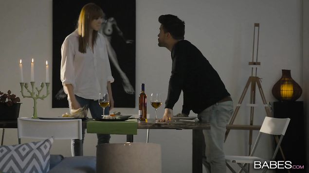 Начинающая модель изменяет своему жениху со страстным брюнетом